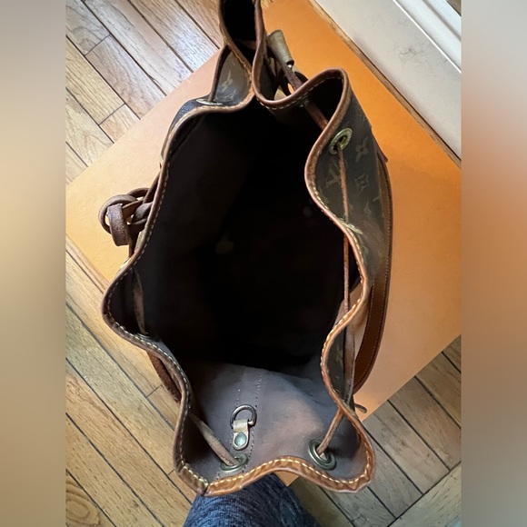 🌸Authentic Louis Vuitton🌸 Reasonable offers please 🌼 - Picture 8 of 16